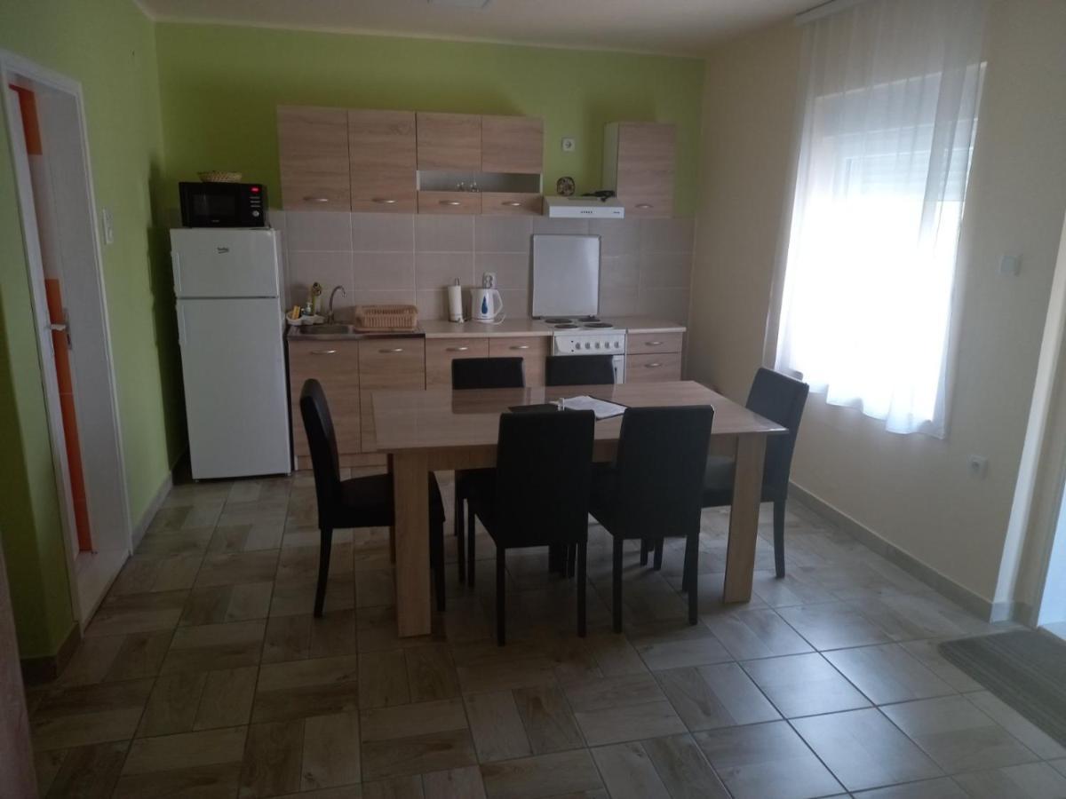 Apartman Fiva Apartamento Pacir Exterior foto